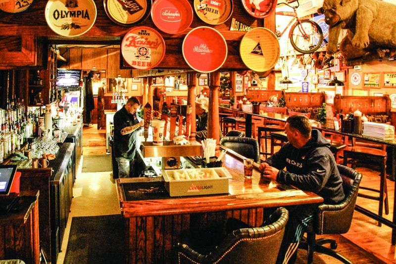 Casual atmosphere with mountain charm