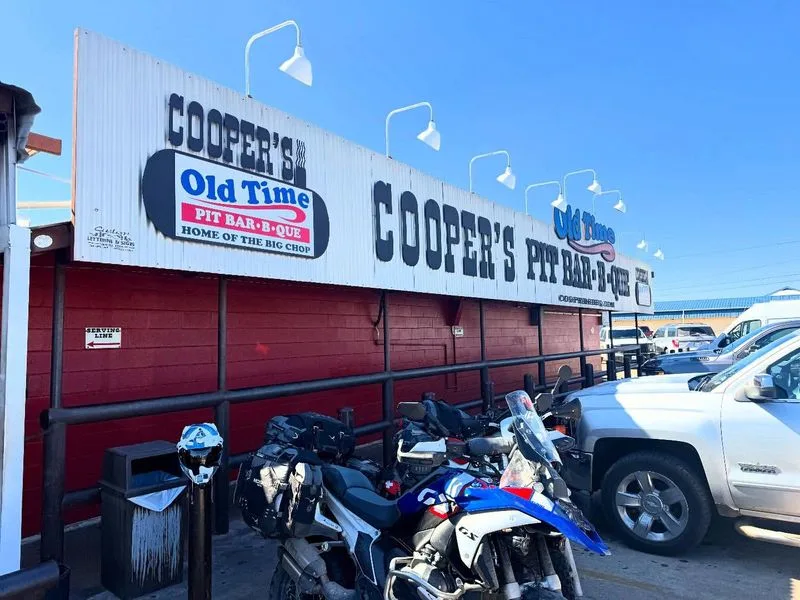 Cooper's Old Time Pit Bar-B-Que