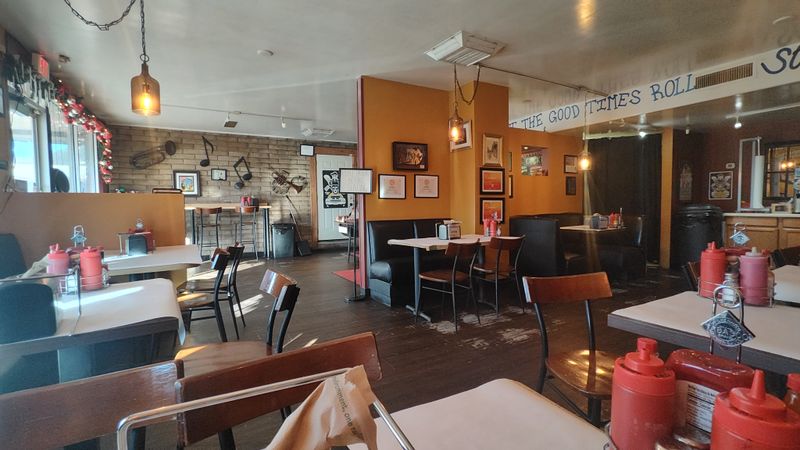 Satchmo’s — Flagstaff