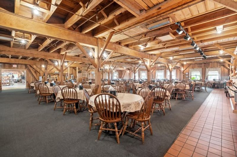 Gasthof Amish Village — Montgomery