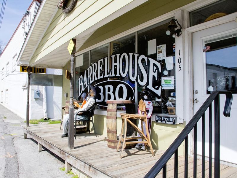 Barrel House BBQ - Lynchburg
