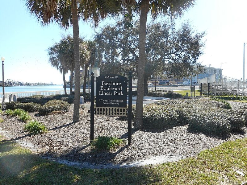 Bayshore Boulevard / Linear Park Walk