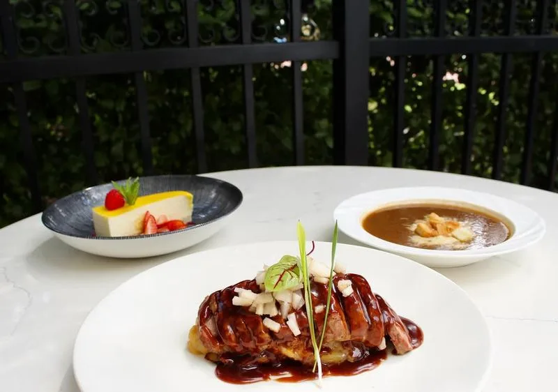 Le Yaca French Restaurant