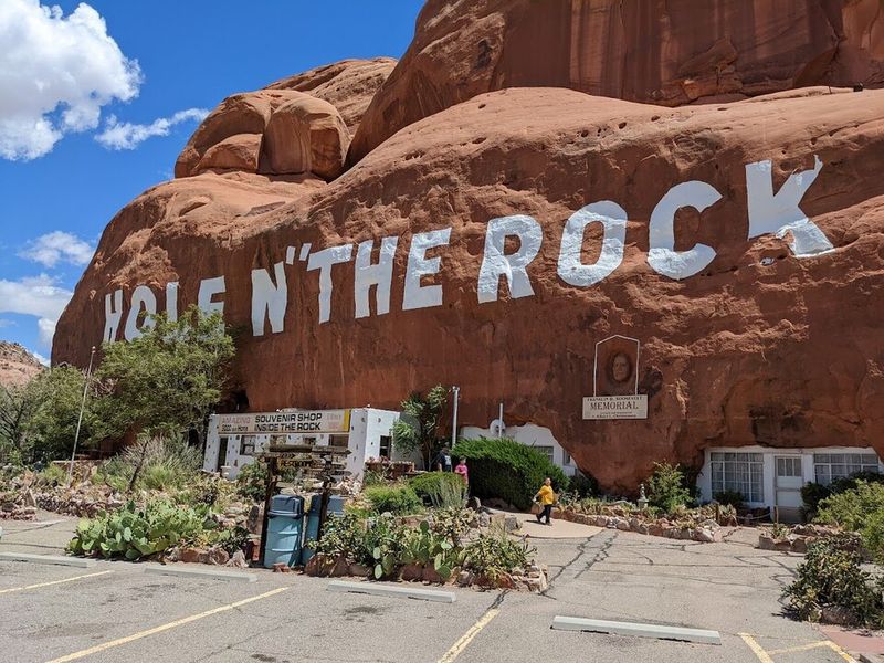 Utah – Hole N The Rock