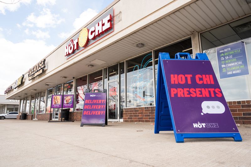 Hot Chi Chicken & Cones – Chicago (Chatham)