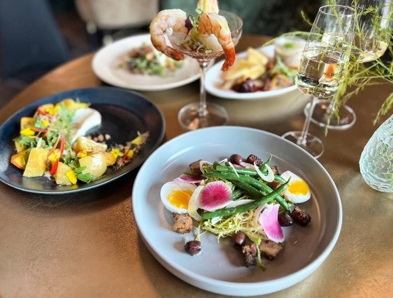 Le Rêve Restaurant & Raw Bar