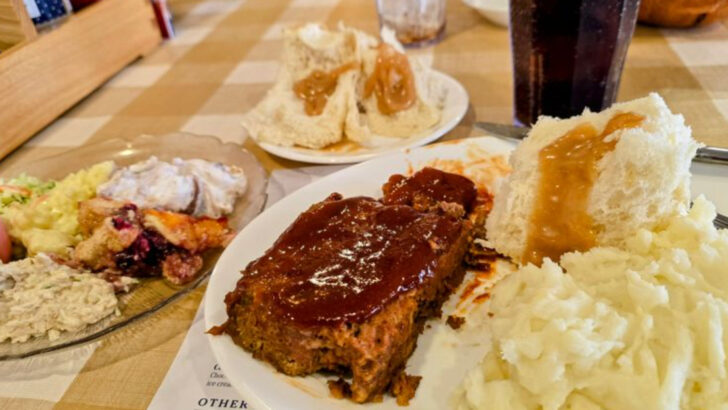 The Meals At This Ohio Restaurant Still Feel Like Sunday Dinner At Home