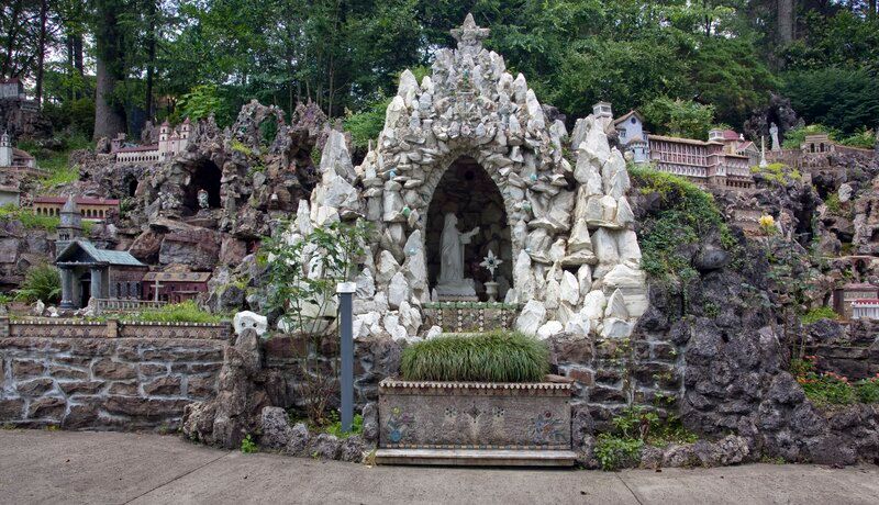 Alabama – Ave Maria Grotto, Cullman