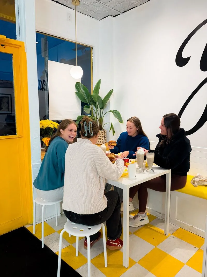 Yeanie's Burgers and Social (Boston)