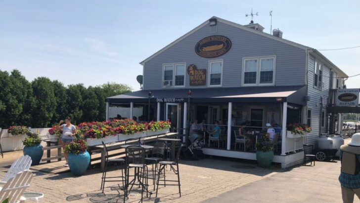 The fish and chips at this Connecticut landmark are what locals crave all year long