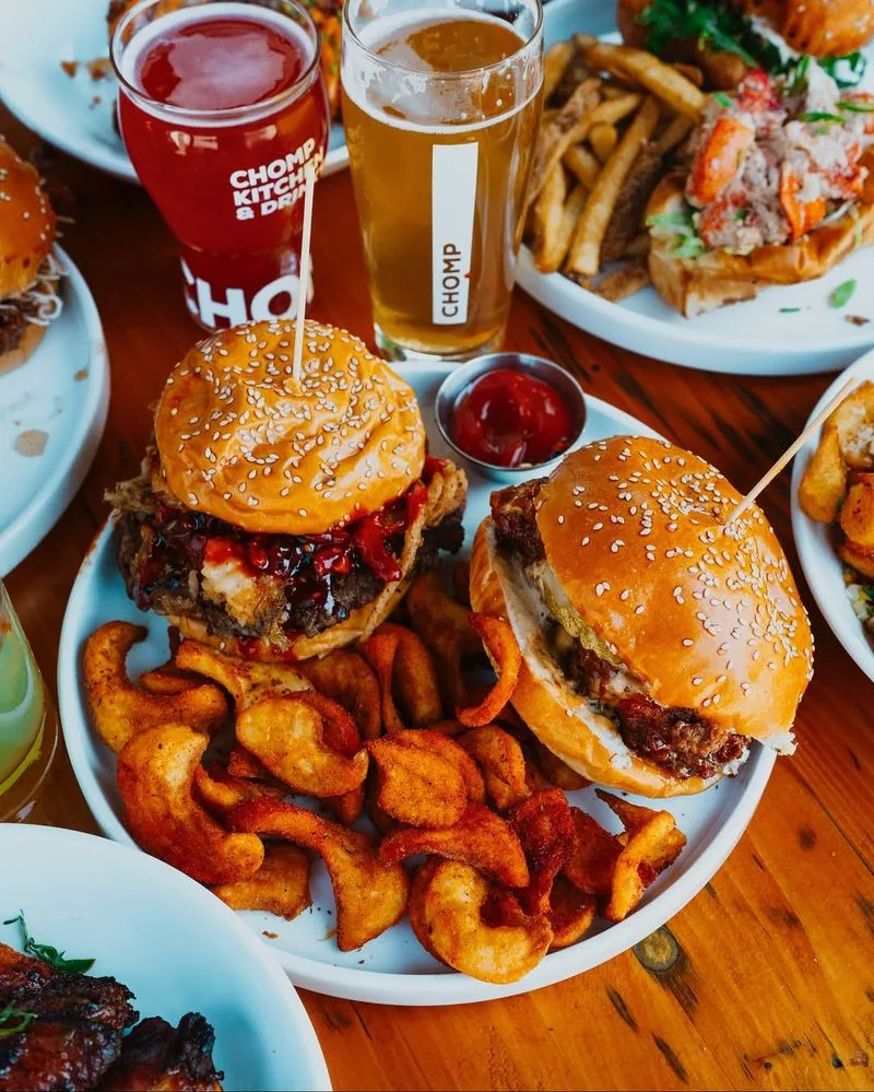 Chomp Kitchen and Drinks