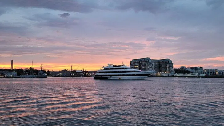 There are 6 ways Boston makes the holidays fun for kids of all ages