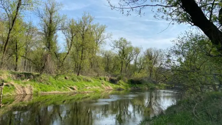 There are 8 Wisconsin and Minnesota Driftless-Area Towns Where Families Camp Under the Stars and Wake to River Mist