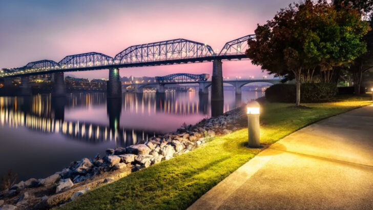 This Tennessee Valley Getaway Feels Caught Between Autumn and the Holidays in the Best Way