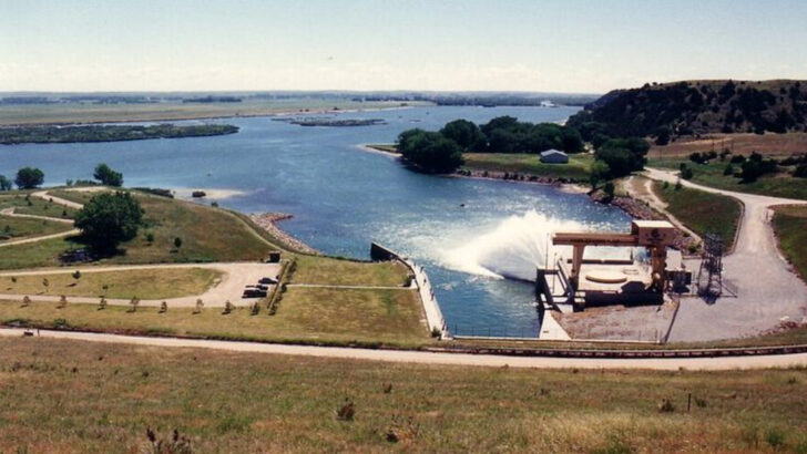 This Western Nebraska Town Offers the Perfect Mix of Lake Life and Cowboy Spirit