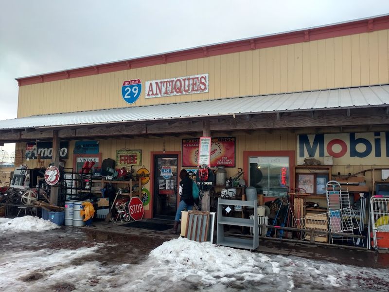 I-29 Antiques & Collectibles