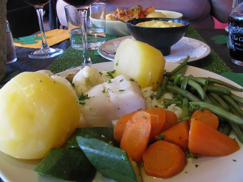 Lunch Like a Provençal: Long, Local, and Outside