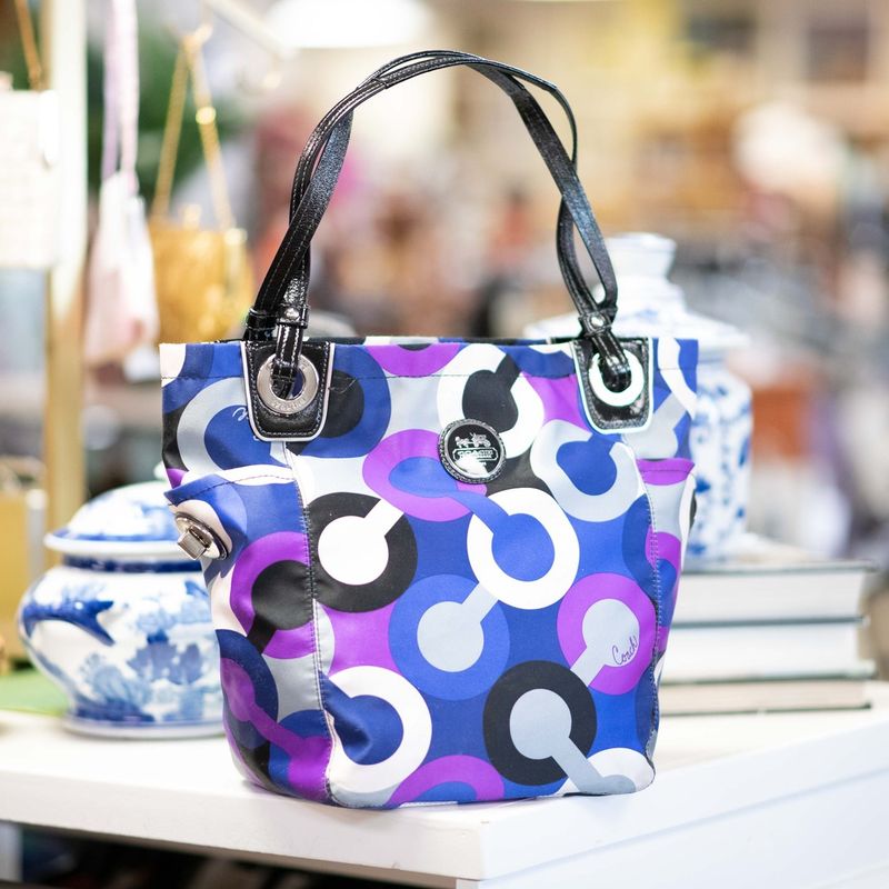 White Dove Thrift Shoppes, Phoenix Area