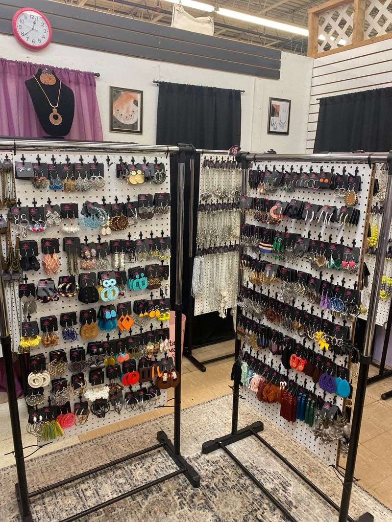 Global Fashion and Accessories on a Budget