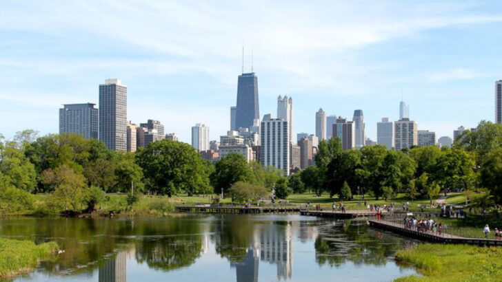 Visiting Chicago? 11 Neighborhoods That Define the City’s Bold Character