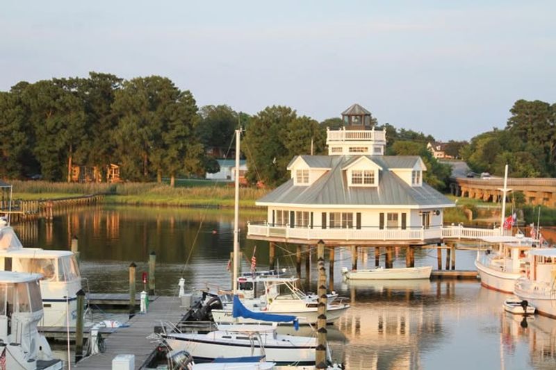 Smithfield Station (Waterfront Inn & Restaurant) — Smithfield