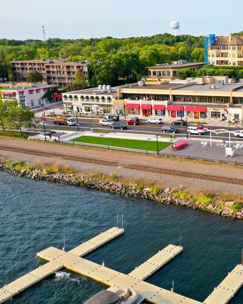 Boutiques, Galleries, and Local Finds