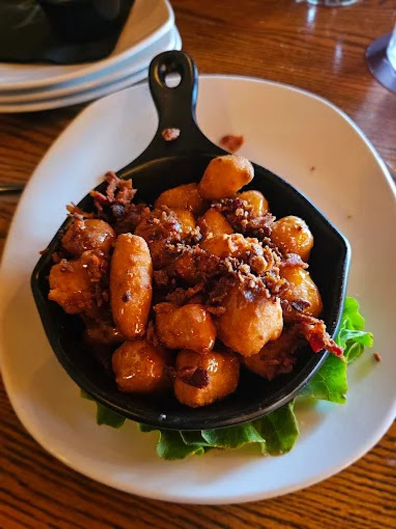 Service Realities: What Reviews Say and How to Win Your Meal