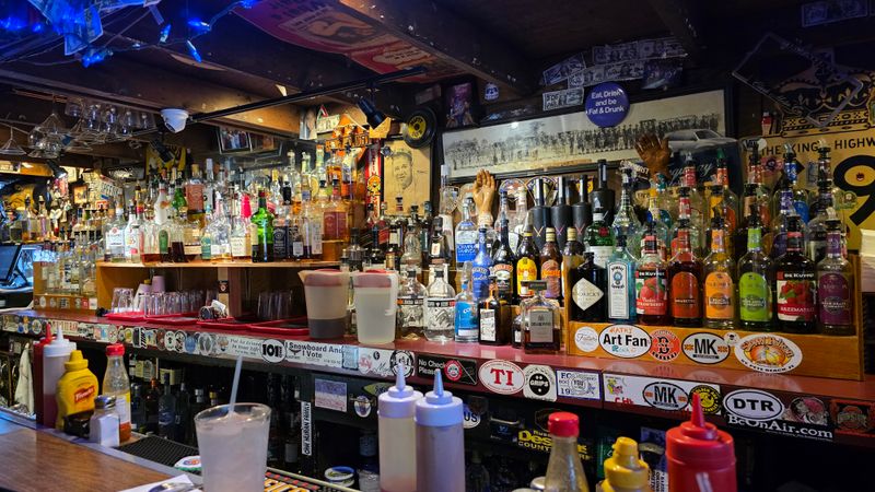 Timing Your Visit: Waits, Seating, and Hours