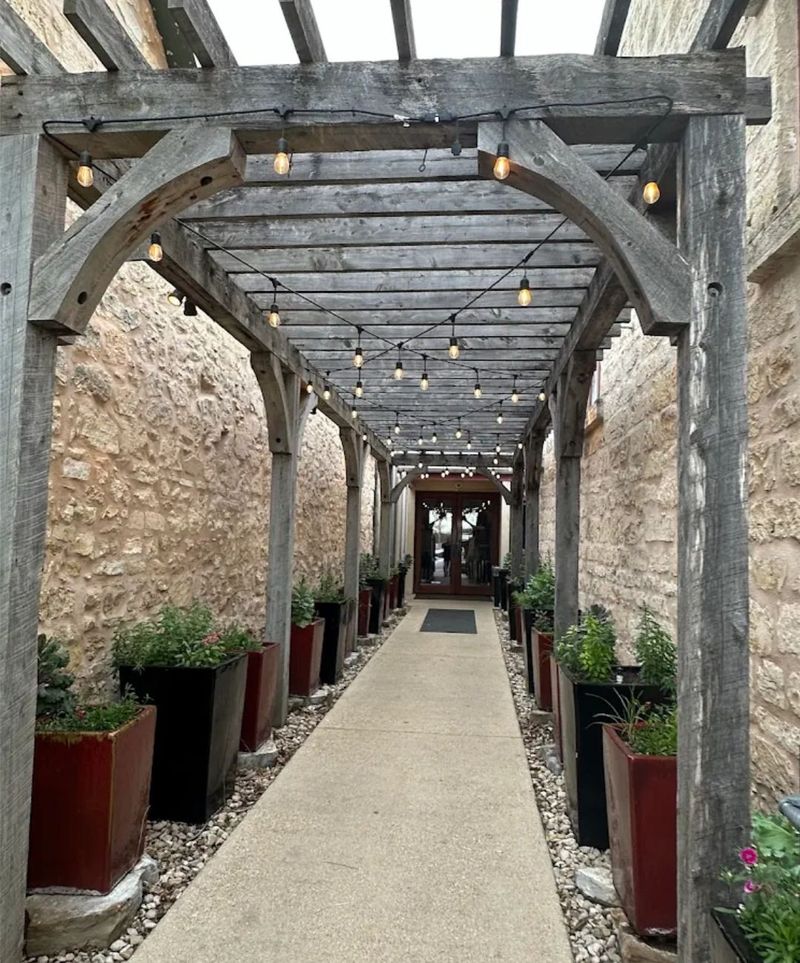 Crossroads Saloon & Steakhouse — Fredericksburg