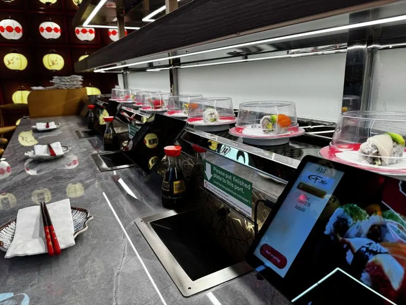 Chidori Revolving Sushi & Yakitori Bar (New Haven)