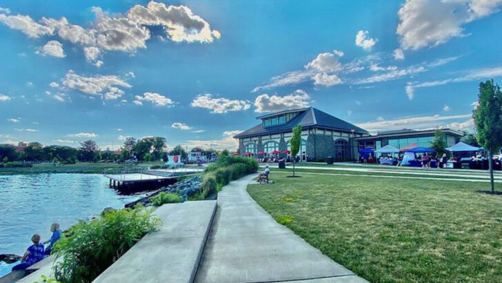 You can catch a small-town parade, shop vintage finds, and spend the evening by the lake in Geneva, New York