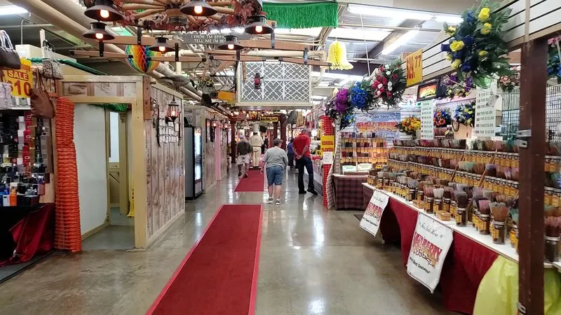 Traders World Flea Market - Lebanon