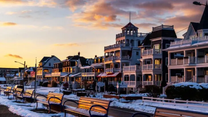 10 Peaceful December Destinations on the East Coast Where Last-Minute Travelers Still Find Room to Breathe