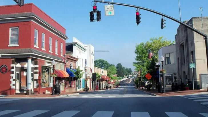 10 Virginia communities where welcoming neighbors and relaxed routines still shape daily life