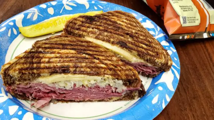 11 Tennessee Small-Town Diners Making Fried Bologna Sandwiches Better Than Anyone Expects