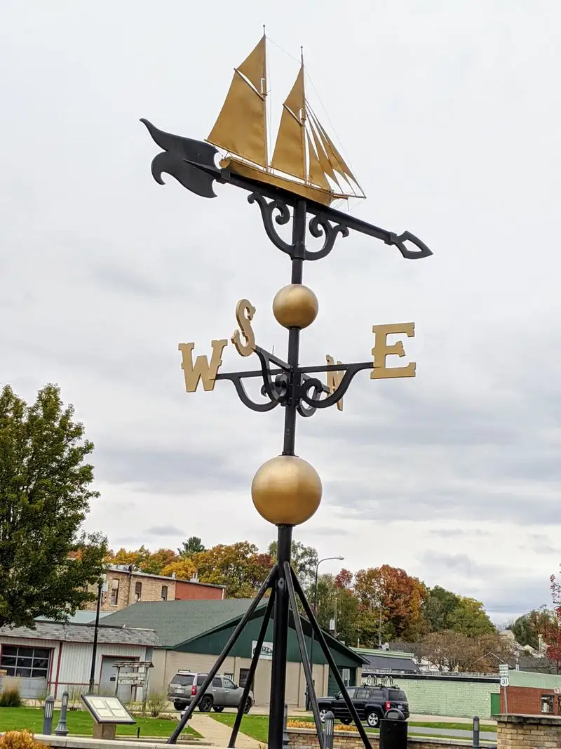 The World&rsquo;s Largest Weathervane (Montague)