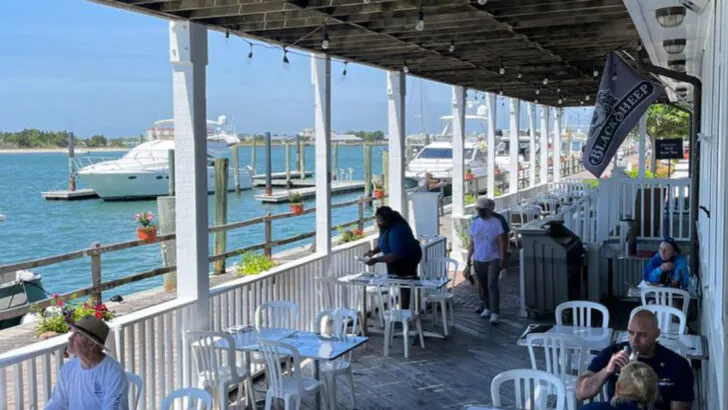12 Beaufort, South Carolina restaurants you&rsquo;re glad you didn&rsquo;t skip