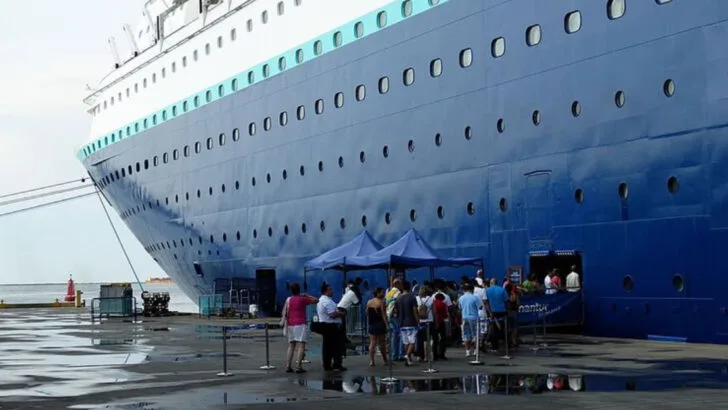 12 Cruise Expectations That Feel Very Different Once You&rsquo;re Onboard