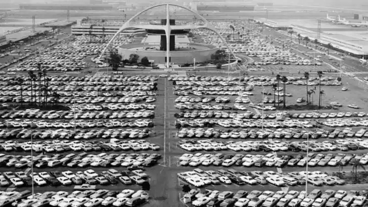 12 Overseas Hubs Travelers Describe as Memorable for All the Wrong Reasons