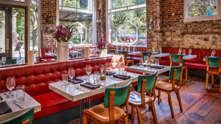 12 Savannah dining spots that have stayed popular for years