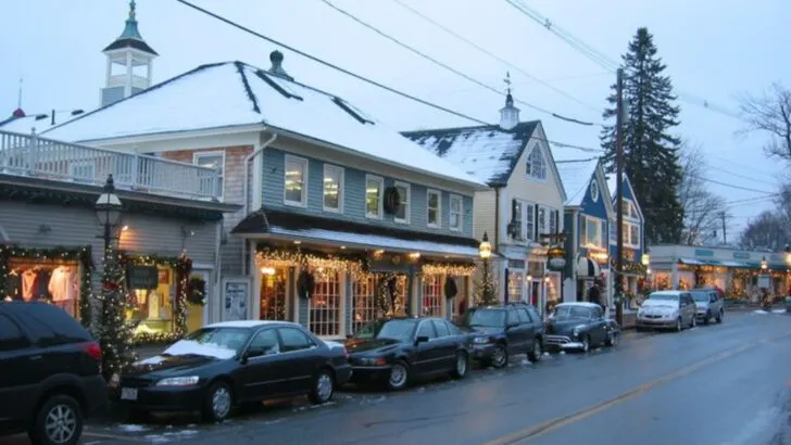 13 Maine Towns That Feel Peaceful in the Days After Christmas