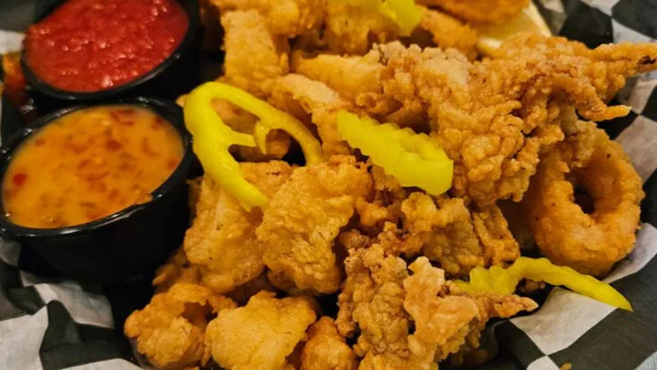 13 Rhode Island Restaurants Where Calamari Keeps Diners Coming Back