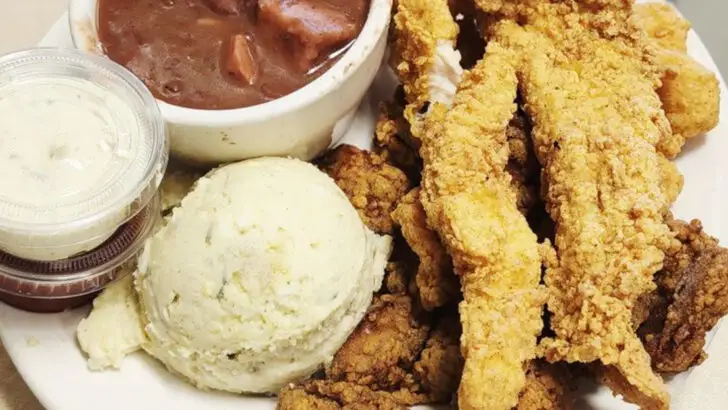 14 New Orleans Restaurants People Never Seem to Stop Returning To