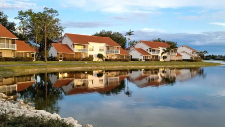 14 Southeast Communities Popular with Retirees for Mild Winters, Reasonable Costs, and a Relaxed Pace