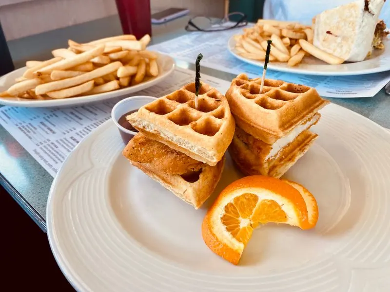 Olympia Diner, Newington