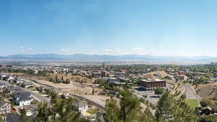 15 Mountain West Retirement Towns Valued for Cooler Summers, Open Landscapes, and a Slower Pace That Suits Long-Term Living