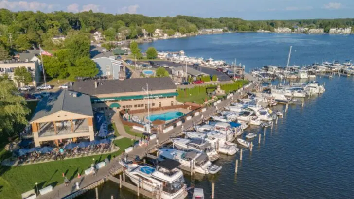 15 lakeside and river towns across the U.S. that introverts tend to love