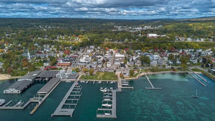 16 Lake Towns in the Midwest That Rival Anything in New England
