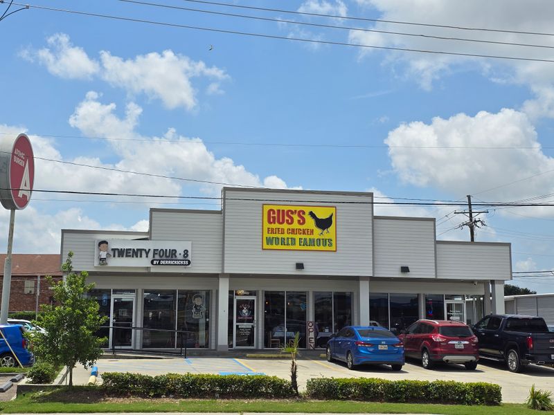 Gus’s World Famous Fried Chicken - New Orleans, LA