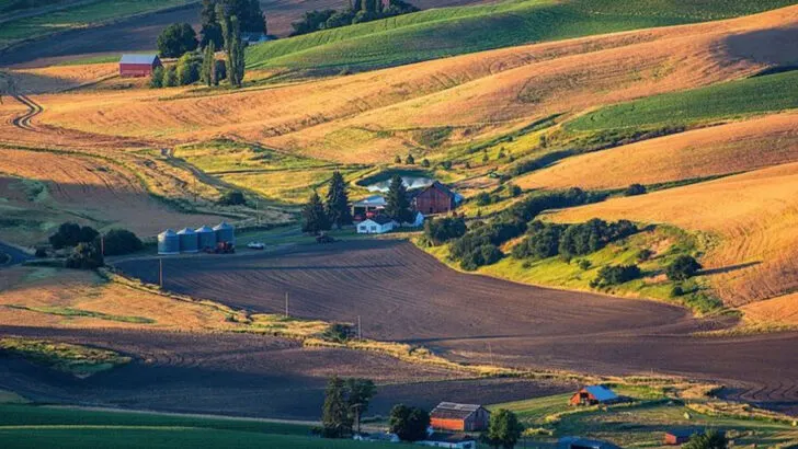 17 Popular U.S. Rural Regions Appreciated for Peaceful Living and Wide Open Landscapes